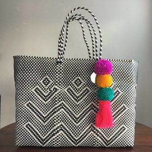 Brisla Large Pattern Black-White